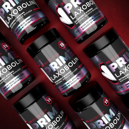 Meerdere potjes Laxobolin Prime muscle builder supplement op rode achtergrond