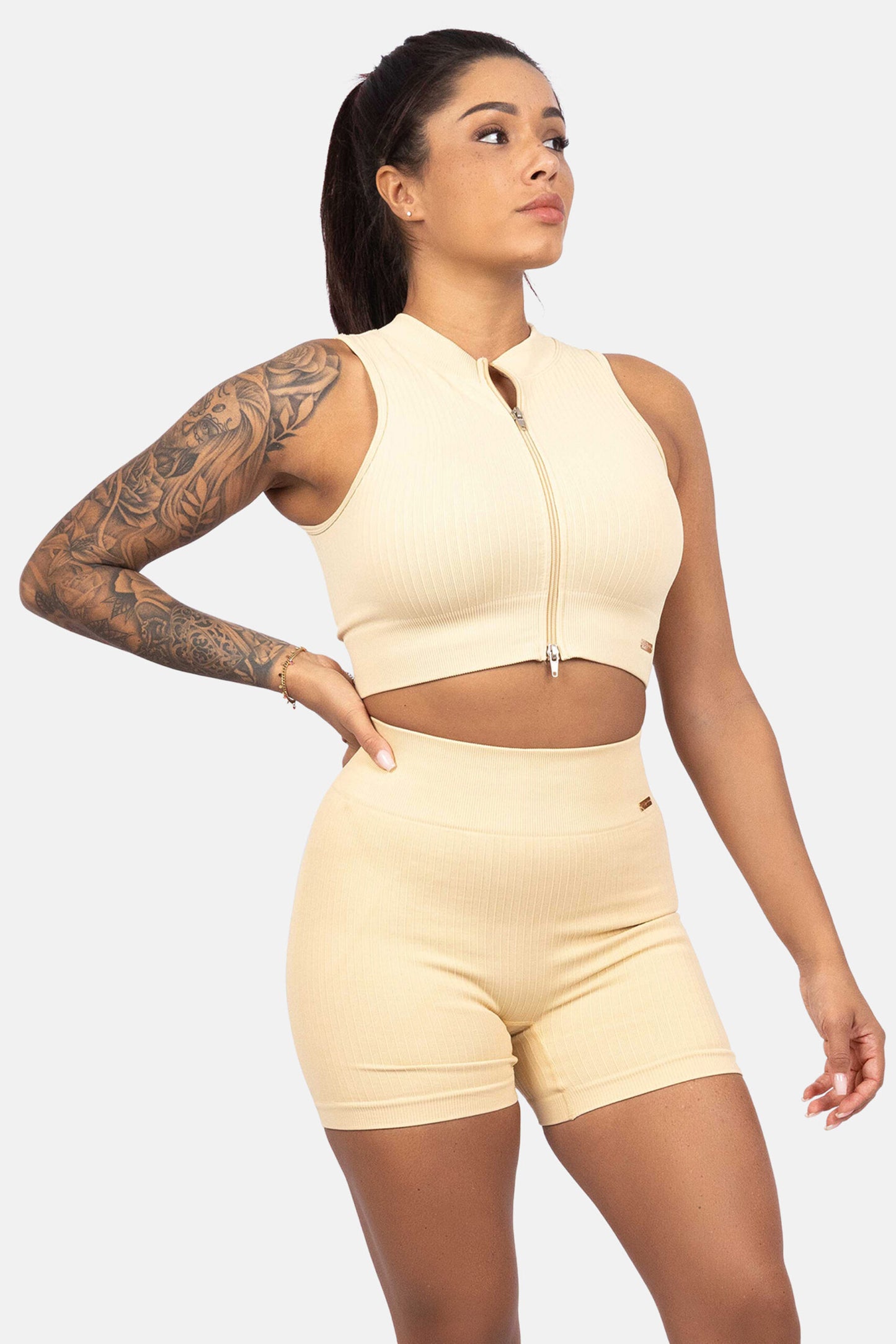 chique-sleeveless-top-beige-side2