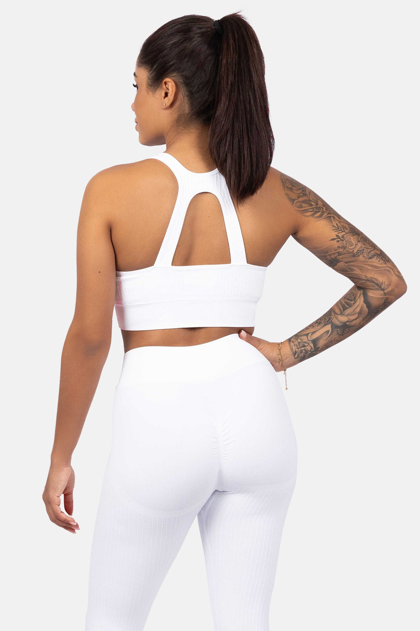 chique-top-white-back